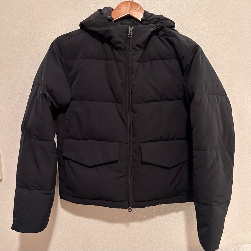 EVERLANE Cropped Puffer Jacket